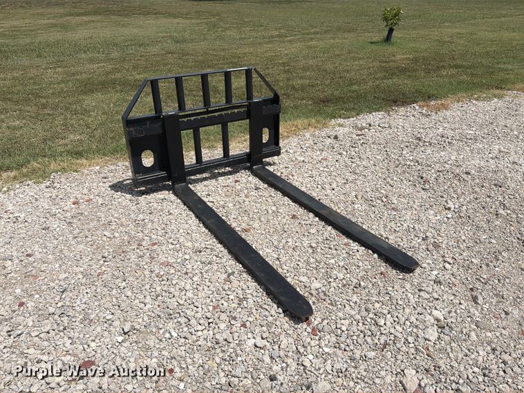 image for item MZ9924 Skid steer forks