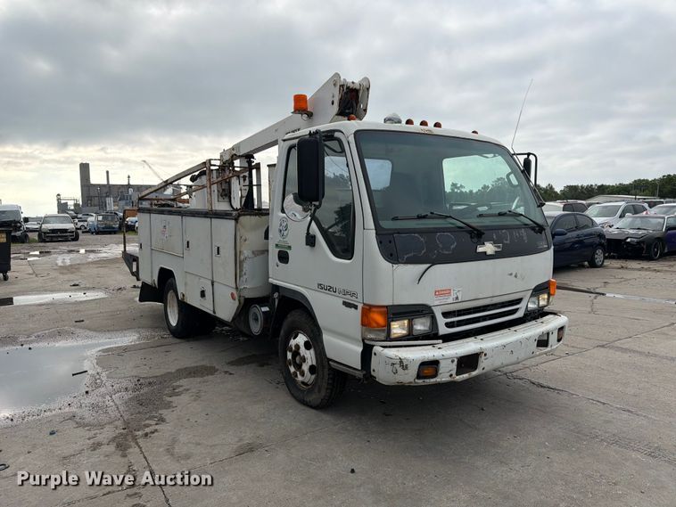 image for item NM9824 2002 Chevrolet W4500 bucket truck
