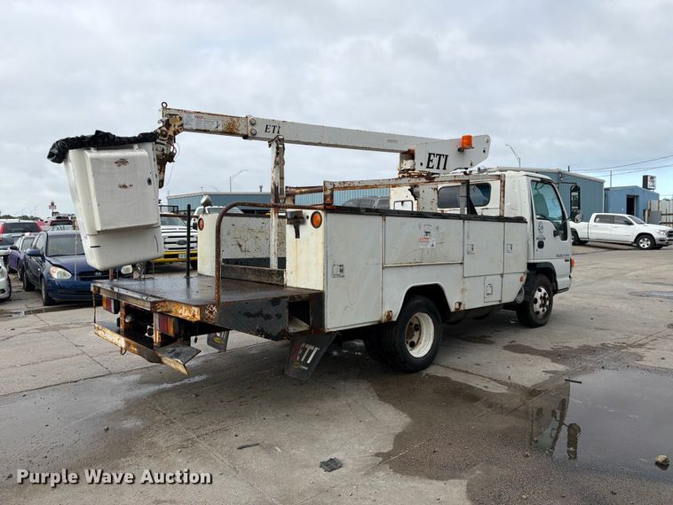 image for item NM9824 2002 Chevrolet W4500 bucket truck