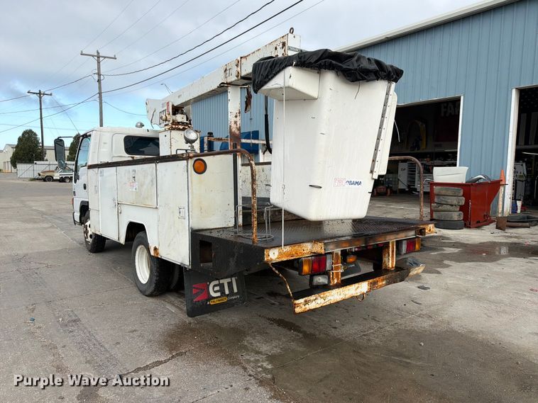 image for item NM9824 2002 Chevrolet W4500 bucket truck