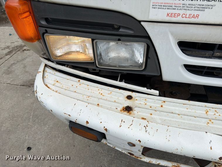 image for item NM9824 2002 Chevrolet W4500 bucket truck