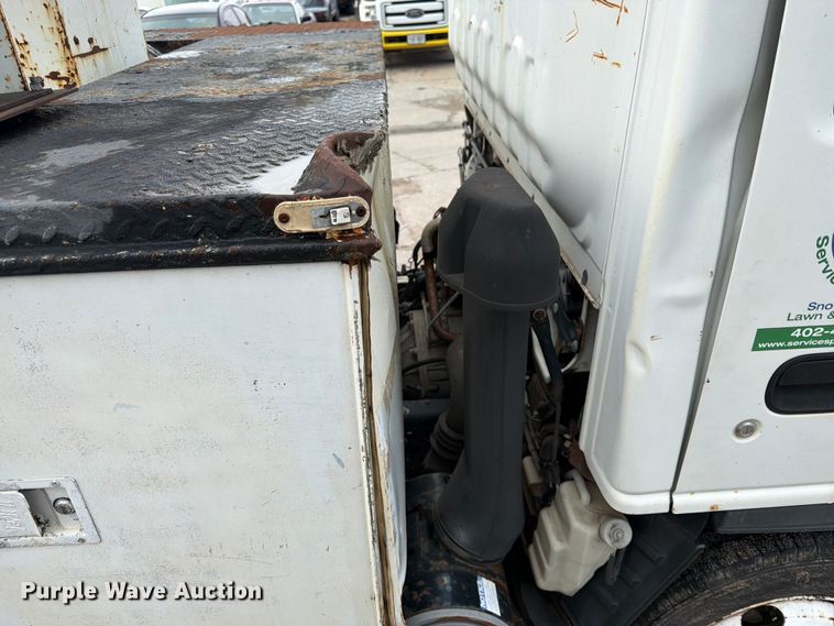 image for item NM9824 2002 Chevrolet W4500 bucket truck