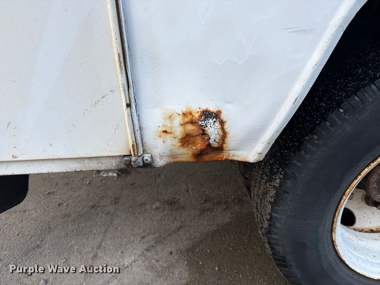 image for item NM9824 2002 Chevrolet W4500 bucket truck