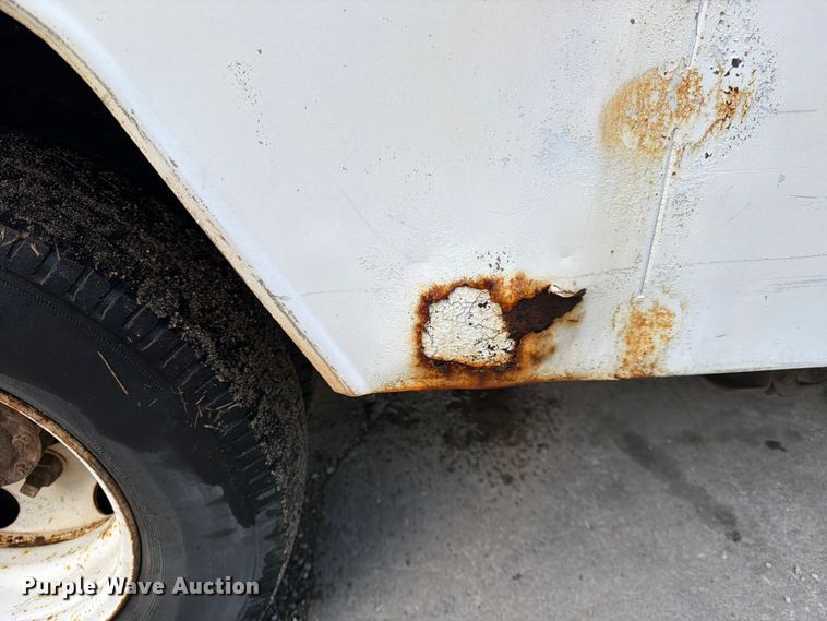 image for item NM9824 2002 Chevrolet W4500 bucket truck