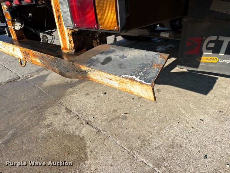 image for item NM9824 2002 Chevrolet W4500 bucket truck