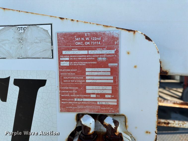 image for item NM9824 2002 Chevrolet W4500 bucket truck