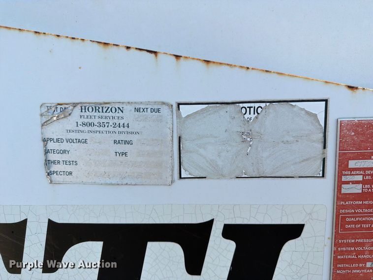 image for item NM9824 2002 Chevrolet W4500 bucket truck