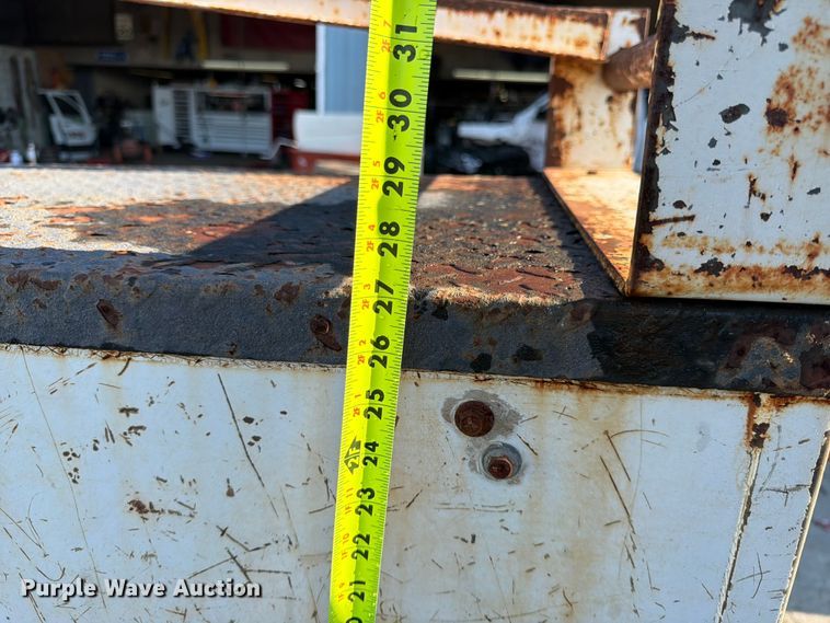image for item NM9824 2002 Chevrolet W4500 bucket truck