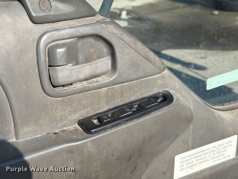 image for item NM9824 2002 Chevrolet W4500 bucket truck