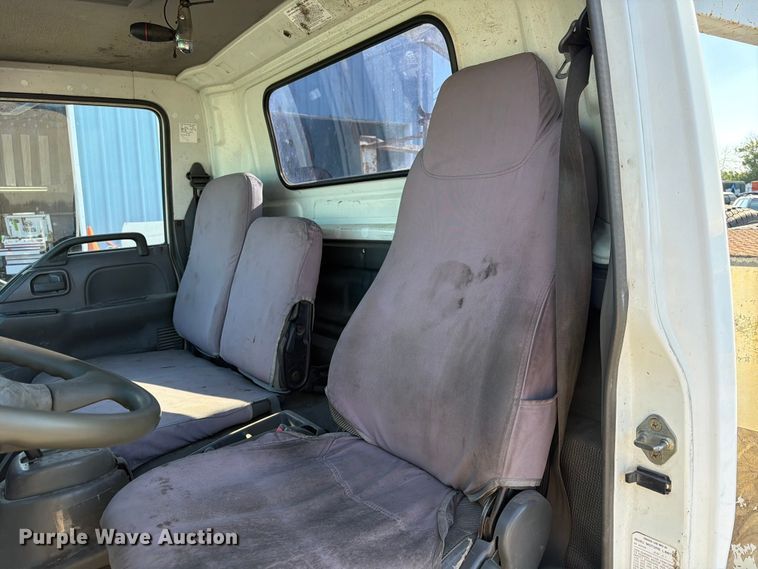 image for item NM9824 2002 Chevrolet W4500 bucket truck