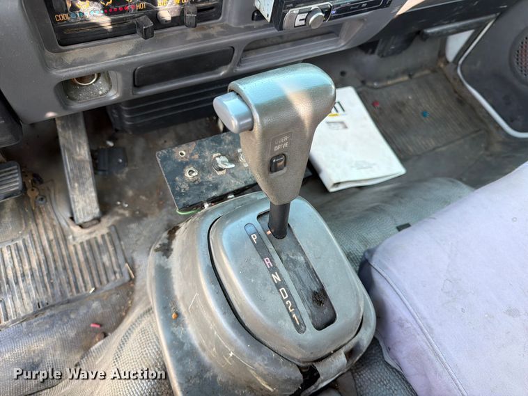 image for item NM9824 2002 Chevrolet W4500 bucket truck