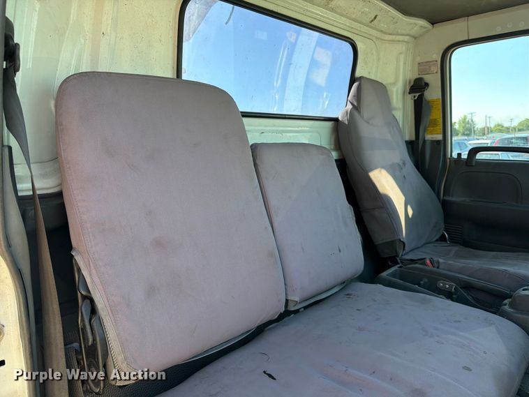 image for item NM9824 2002 Chevrolet W4500 bucket truck