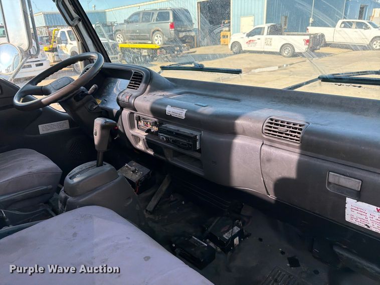 image for item NM9824 2002 Chevrolet W4500 bucket truck