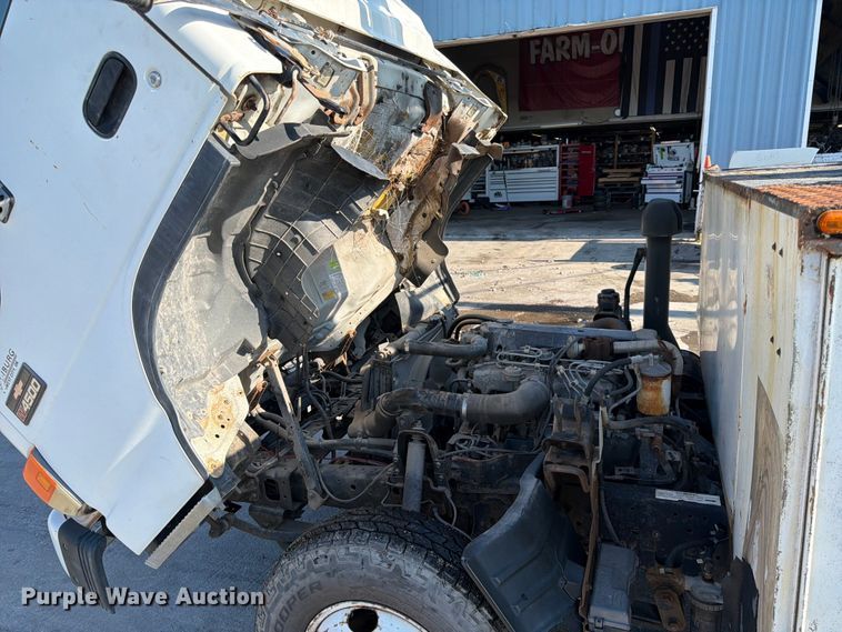 image for item NM9824 2002 Chevrolet W4500 bucket truck