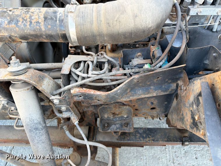 image for item NM9824 2002 Chevrolet W4500 bucket truck