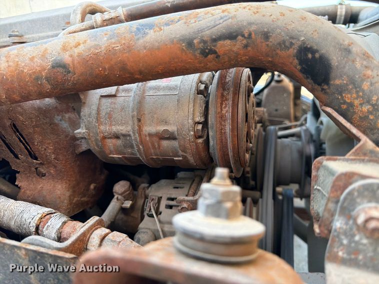image for item NM9824 2002 Chevrolet W4500 bucket truck