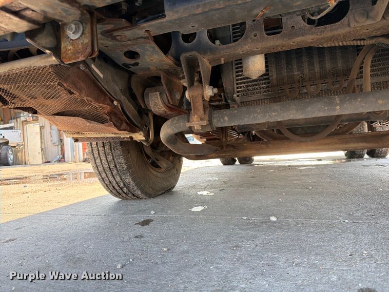 image for item NM9824 2002 Chevrolet W4500 bucket truck