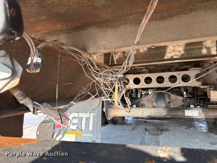 image for item NM9824 2002 Chevrolet W4500 bucket truck
