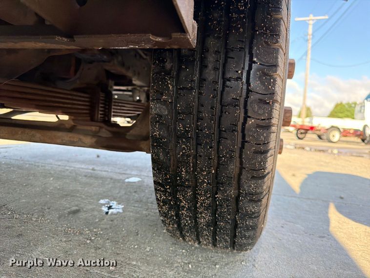 image for item NM9824 2002 Chevrolet W4500 bucket truck