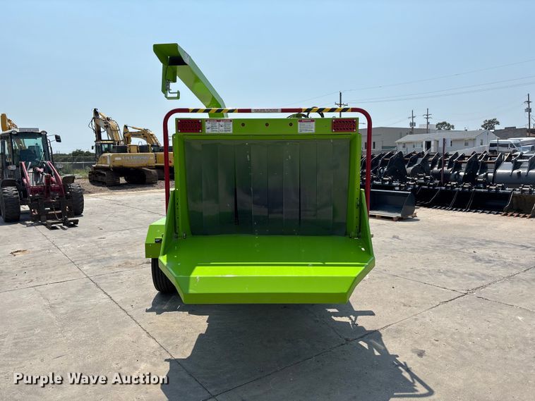 image for item NM9915 2025 Dyna V-12 wood chipper