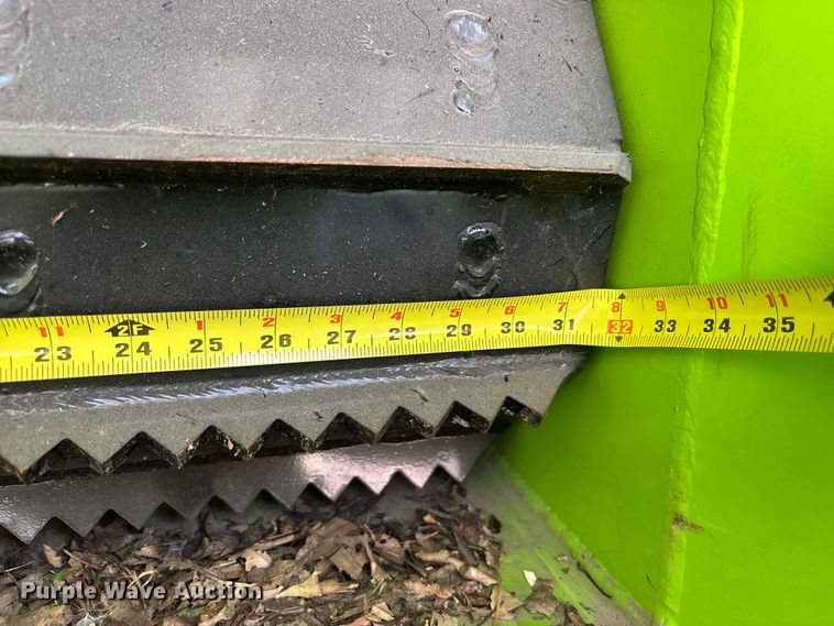 image for item NM9915 2025 Dyna V-12 wood chipper