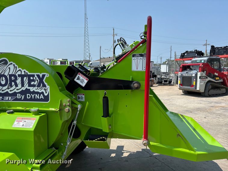 image for item NM9915 2025 Dyna V-12 wood chipper