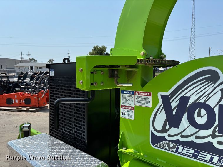 image for item NM9915 2025 Dyna V-12 wood chipper
