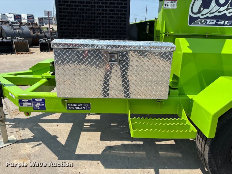 image for item NM9915 2025 Dyna V-12 wood chipper
