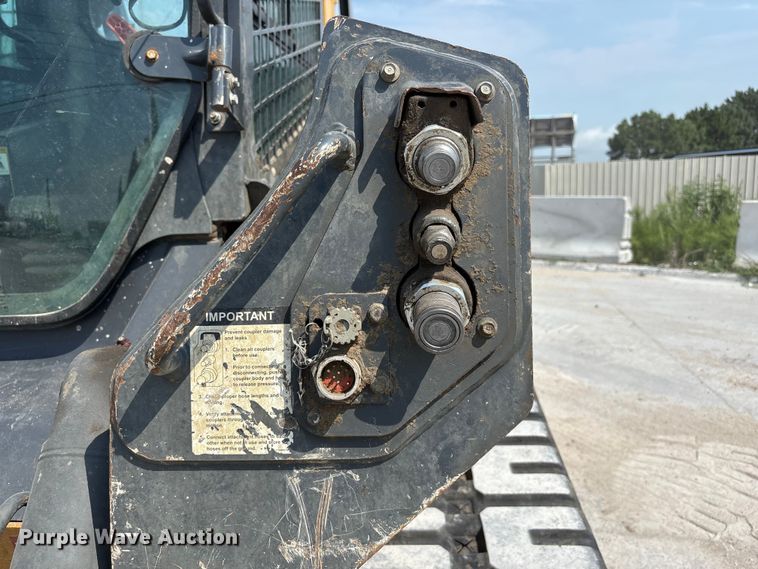 image for item NM9917 2019 John Deere 333G tracked skid steer loader
