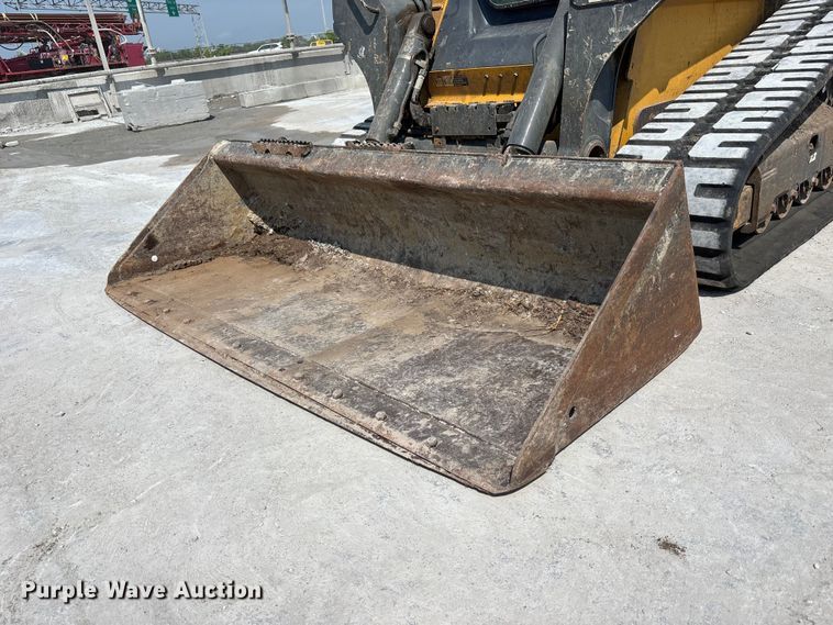 image for item NM9917 2019 John Deere 333G tracked skid steer loader