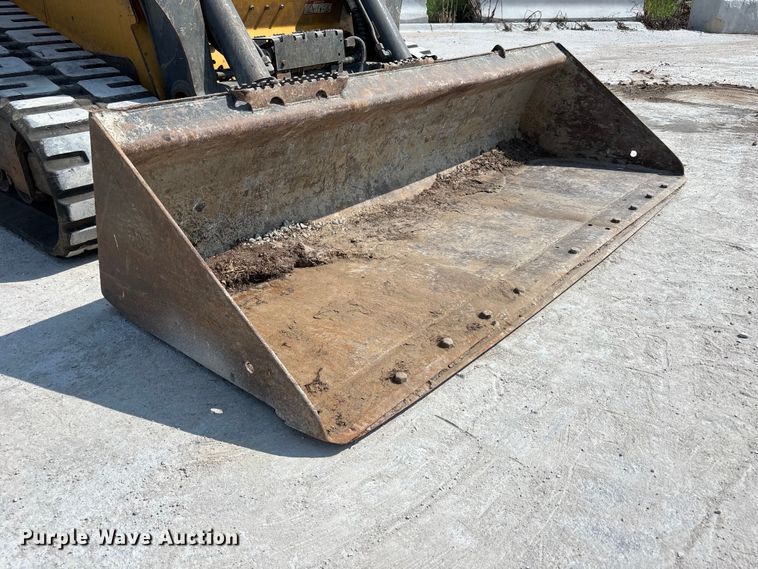 image for item NM9917 2019 John Deere 333G tracked skid steer loader