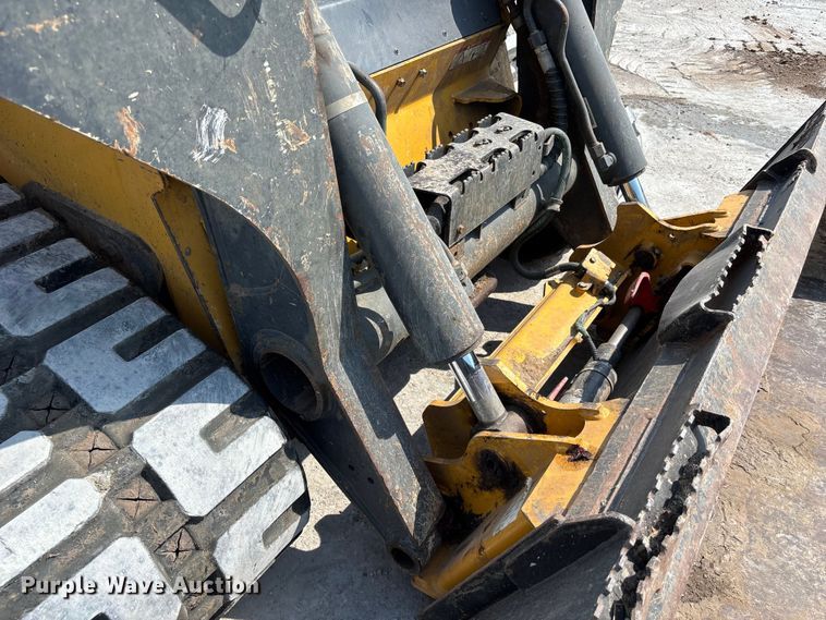 image for item NM9917 2019 John Deere 333G tracked skid steer loader