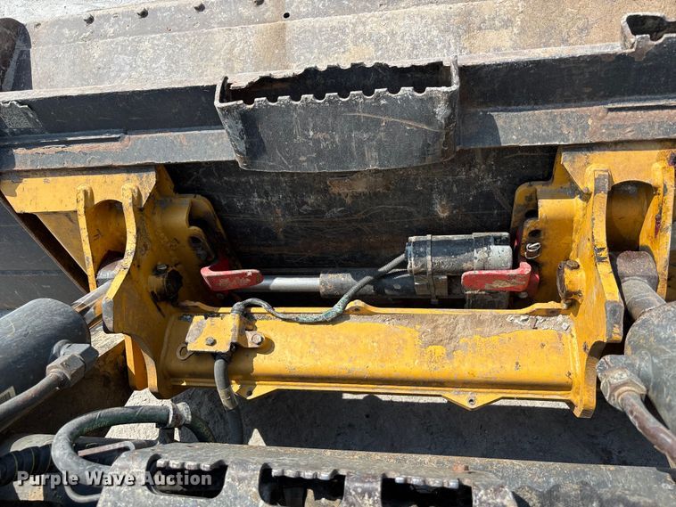 image for item NM9917 2019 John Deere 333G tracked skid steer loader