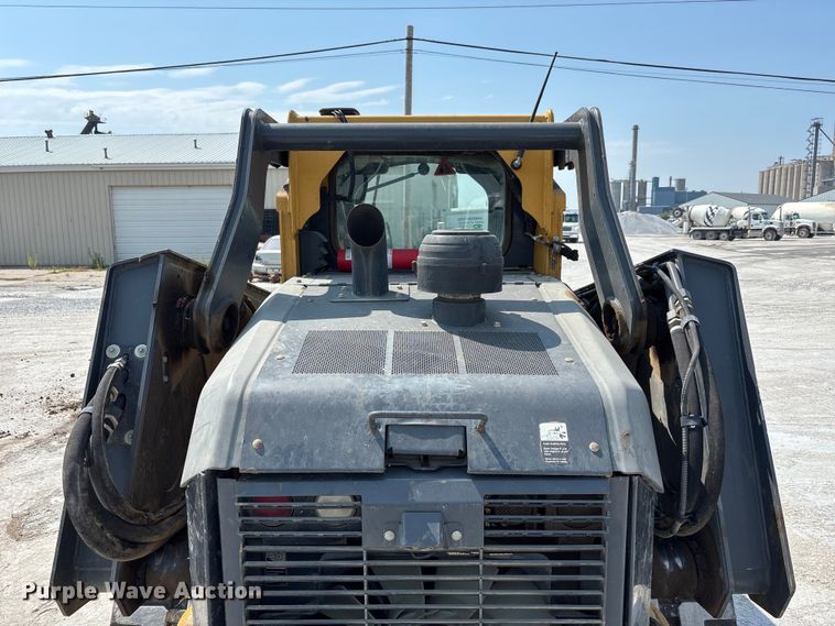 image for item NM9917 2019 John Deere 333G tracked skid steer loader