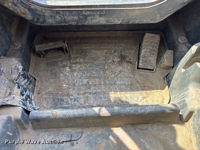 image for item NM9917 2019 John Deere 333G tracked skid steer loader