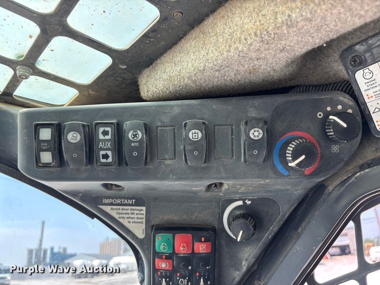 image for item NM9917 2019 John Deere 333G tracked skid steer loader