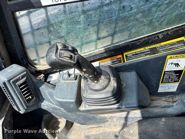 image for item NM9917 2019 John Deere 333G tracked skid steer loader