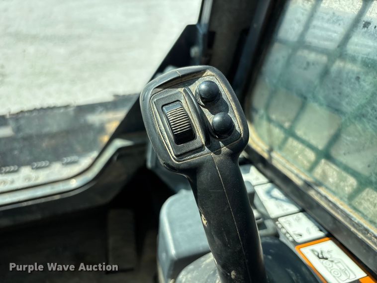 image for item NM9917 2019 John Deere 333G tracked skid steer loader