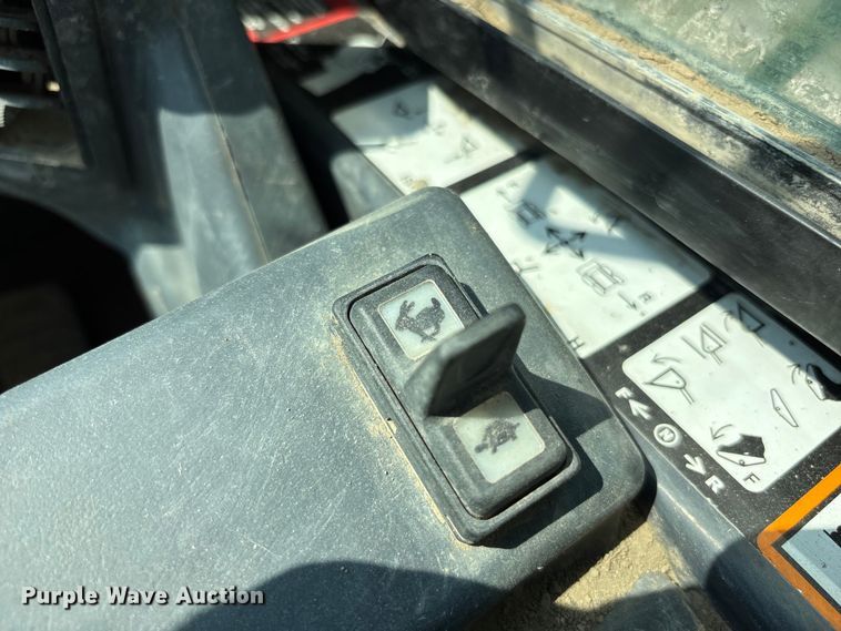 image for item NM9917 2019 John Deere 333G tracked skid steer loader
