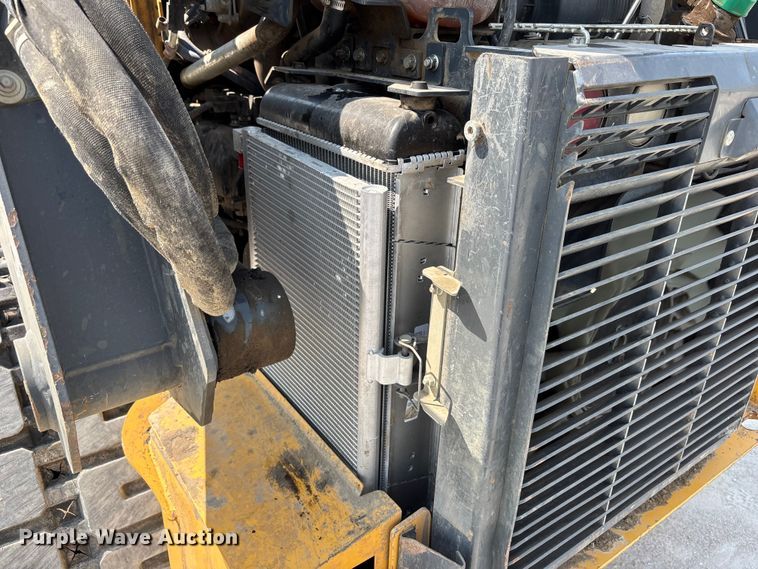 image for item NM9917 2019 John Deere 333G tracked skid steer loader