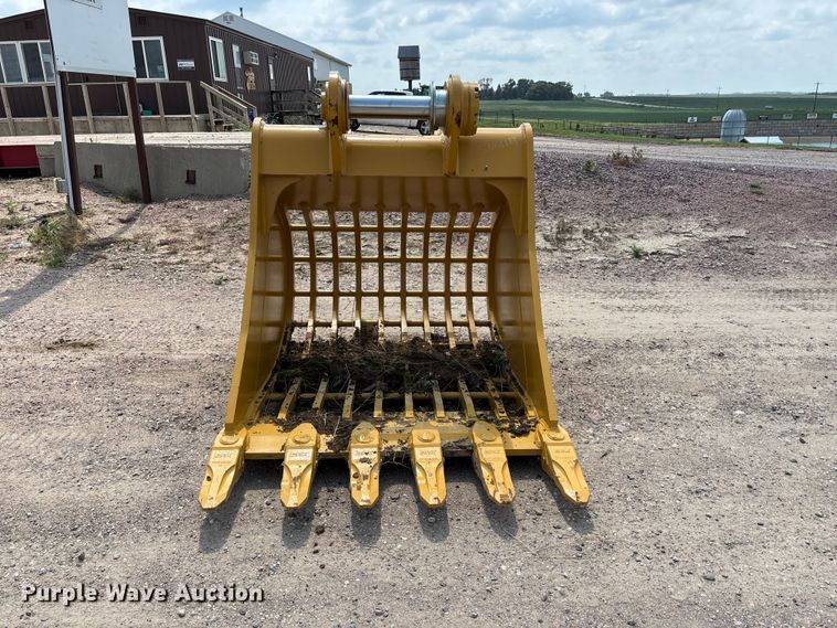 image for item NM9926 Bedrock 349 excavator rock bucket