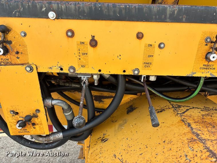 image for item NM9927 2005 Wildcat 516 Cougar trommel screen