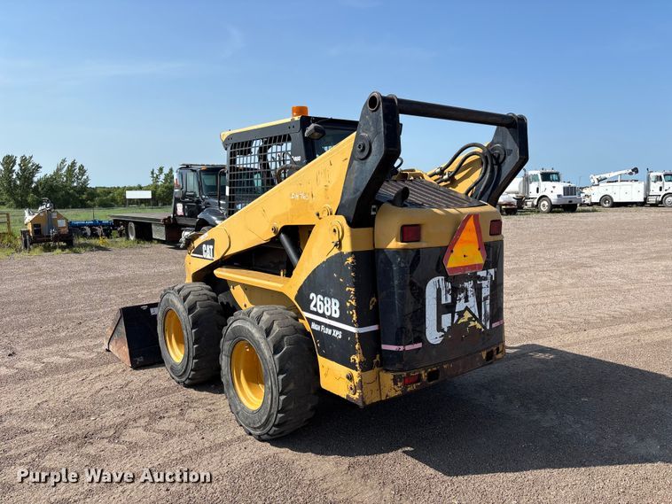 image for item NM9928 2004 Caterpillar 268B skid steer loader