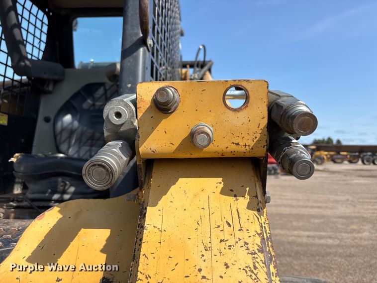 image for item NM9928 2004 Caterpillar 268B skid steer loader