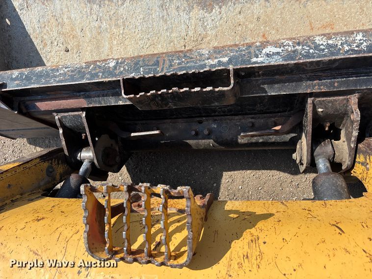 image for item NM9928 2004 Caterpillar 268B skid steer loader