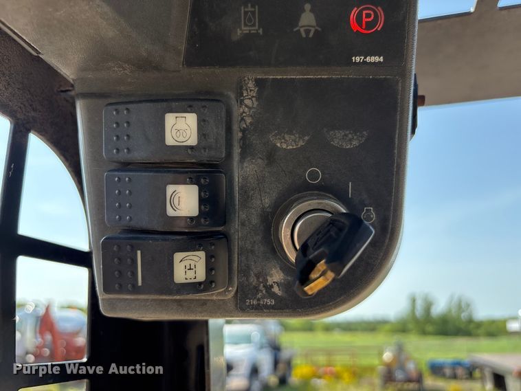 image for item NM9928 2004 Caterpillar 268B skid steer loader