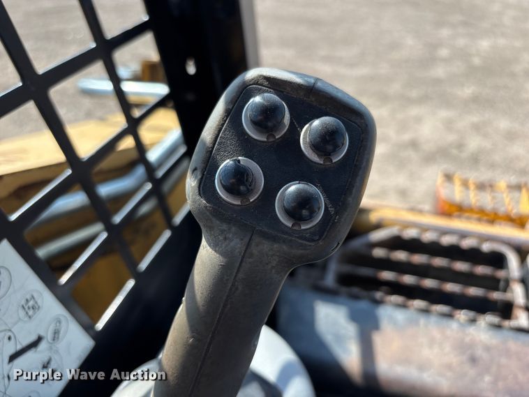image for item NM9928 2004 Caterpillar 268B skid steer loader