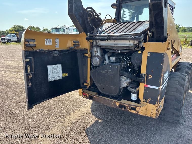 image for item NM9928 2004 Caterpillar 268B skid steer loader