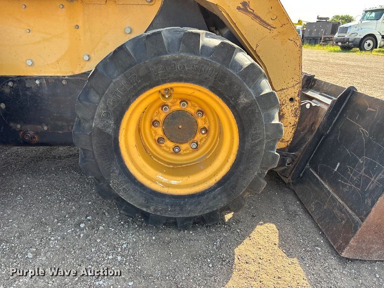 image for item NM9928 2004 Caterpillar 268B skid steer loader