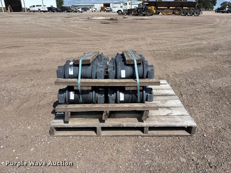 image for item NM9931 (16) Caterpillar  179-1486 track rollers